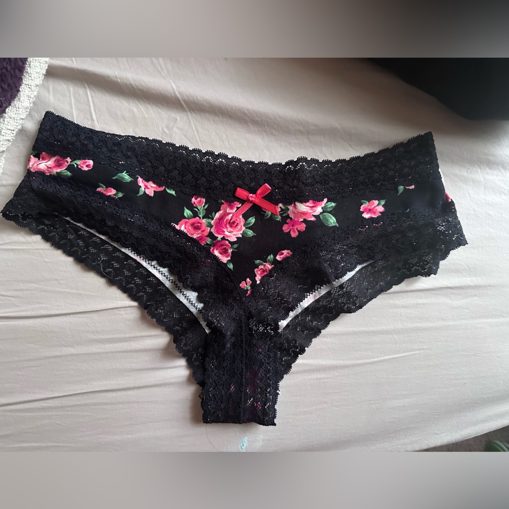 Source Unknown Black Floral Lace Panties